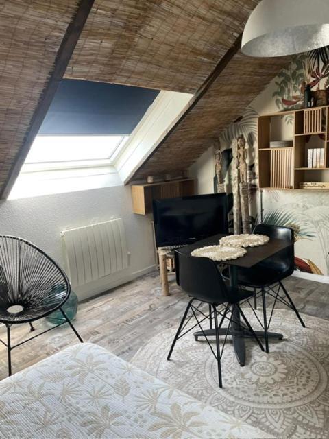 Le Bali Apartment Besancon Bagian luar foto